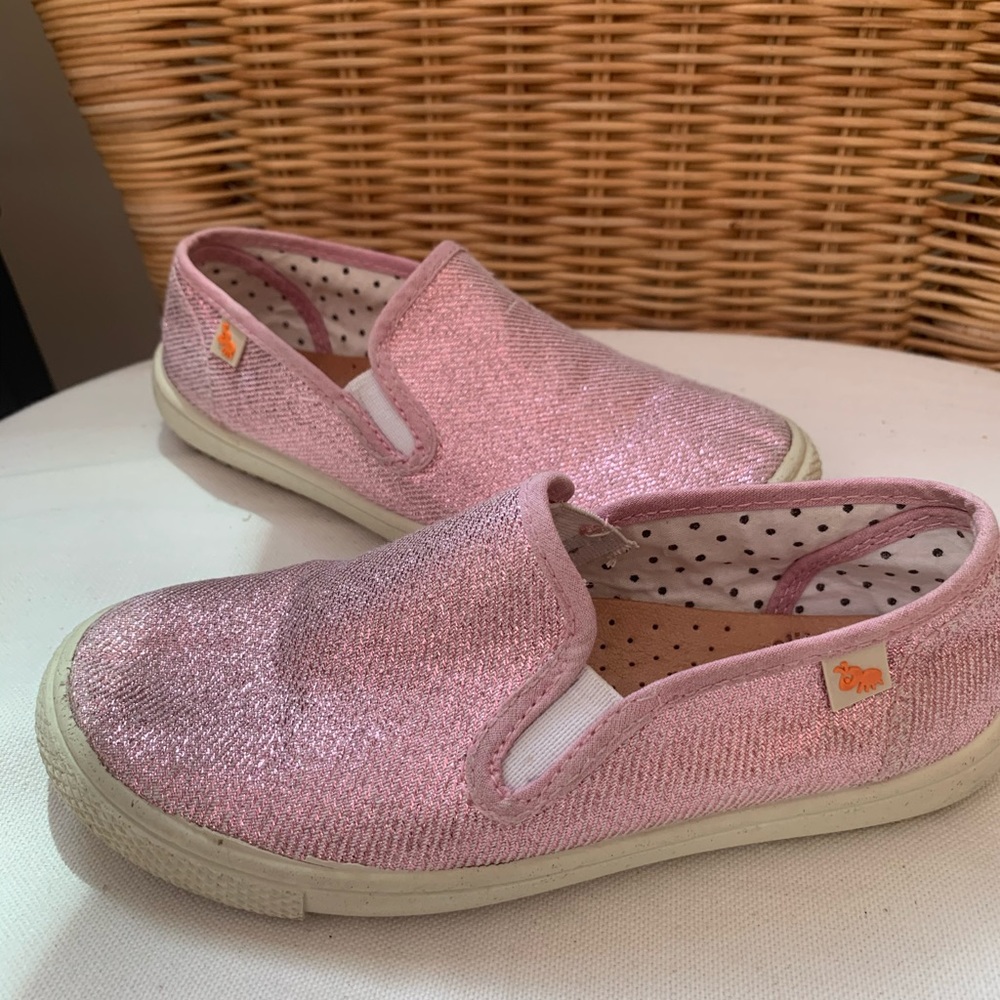 Toddler’s sneakers